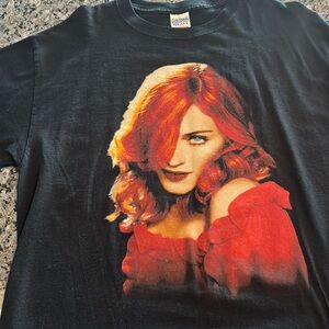 VINTAGE MADONNA OFFICIAL CONFESSION TOUR T/SHIRT. SIZE LARGE…PERFECT CONDITION